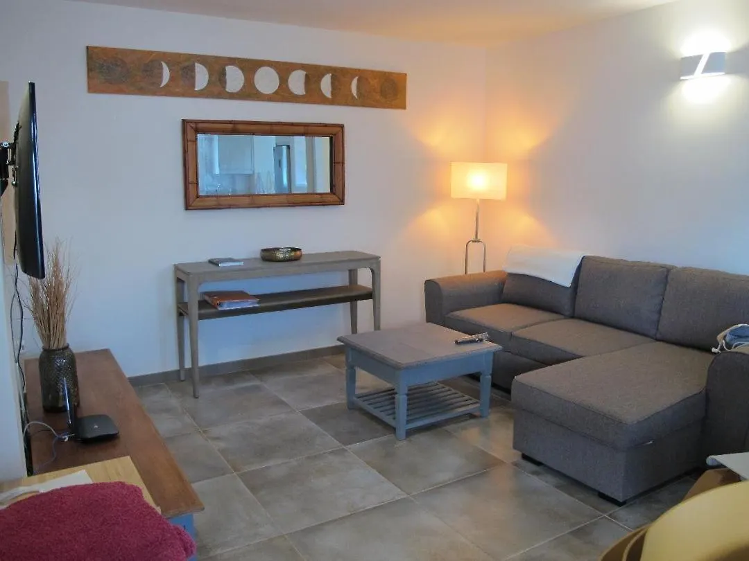 Bungalow Goa Pool View, Playa Roca Residence Sea Front Access - Free Ac - Wifi Costa Teguise Apartment
