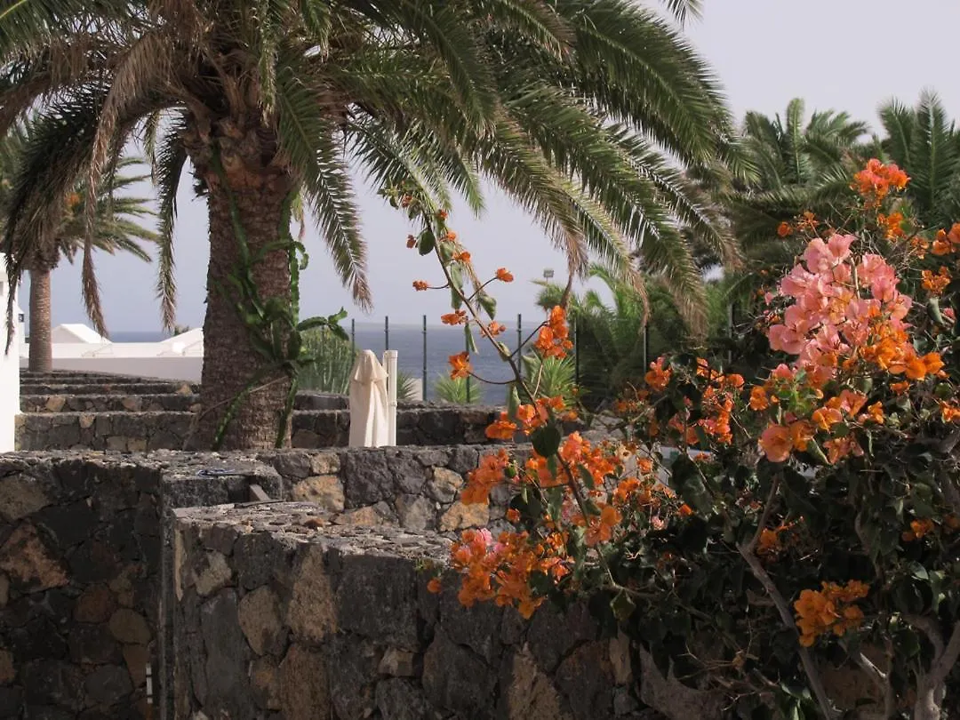 Bungalow Goa Pool View, Playa Roca Residence Sea Front Access - Free Ac - Wifi Costa Teguise