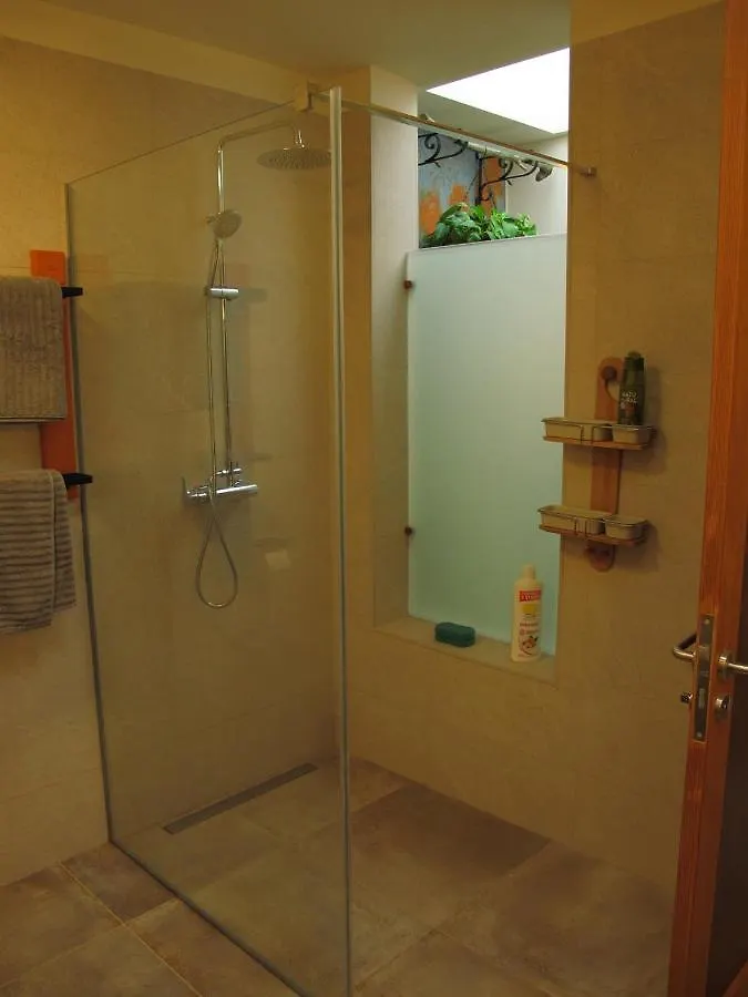 Bungalow Goa Pool View, Playa Roca Residence Sea Front Access - Free Ac - Wifi Costa Teguise 0*,  Spain