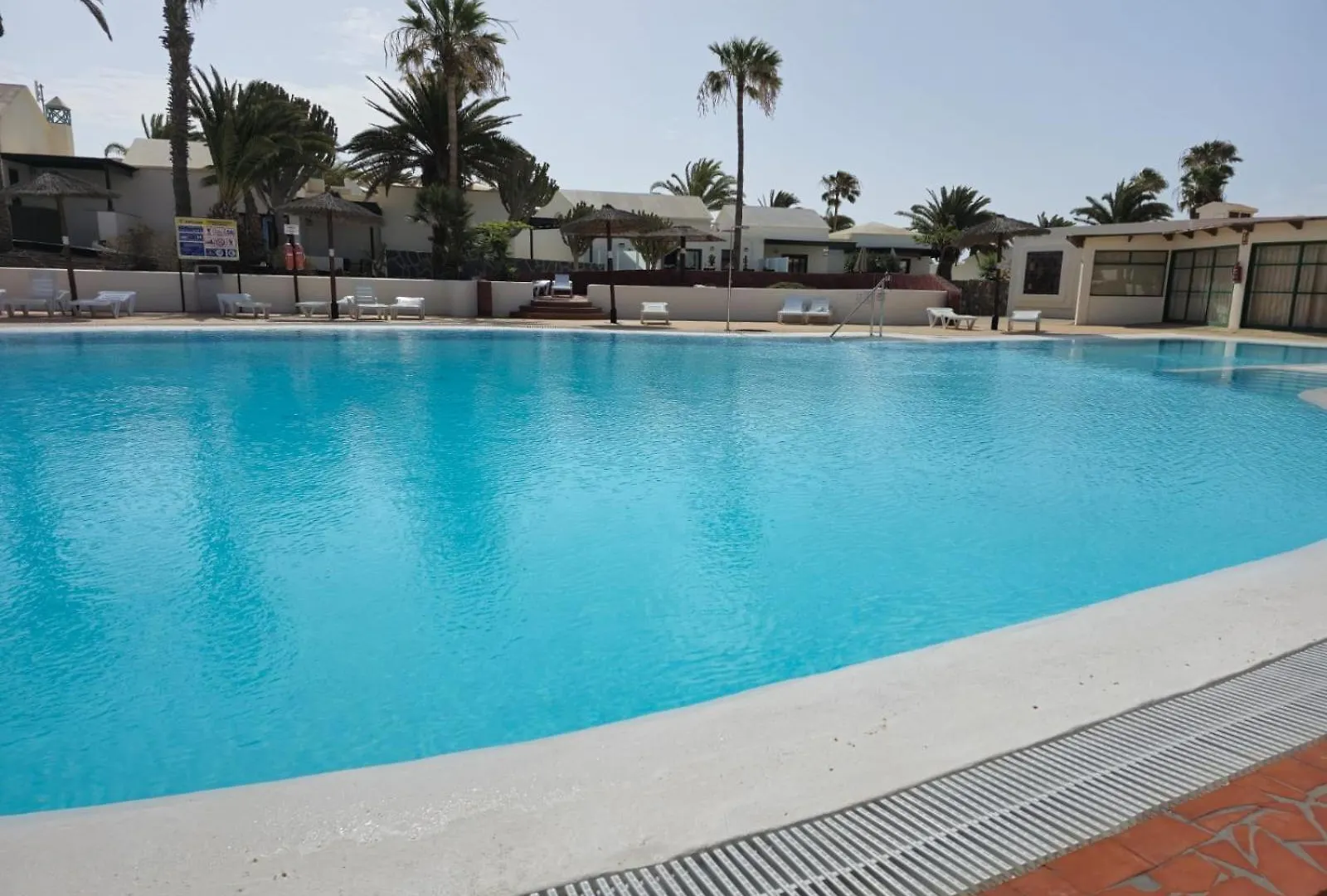 Διαμέρισμα Bungalow Goa Pool View, Playa Roca Residence Sea Front Access - Free Ac - Wifi Costa Teguise